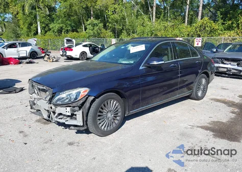 2015 Mercedes-Benz C 300 Luxury из США, поврежденный, VIN 55SWF4JB8FU044367